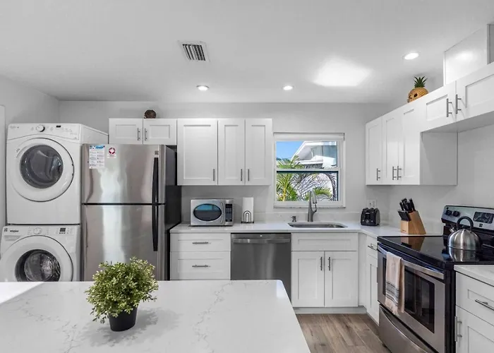 August Deals Pet Friendly And Hot Tub B * Clearwater Beach