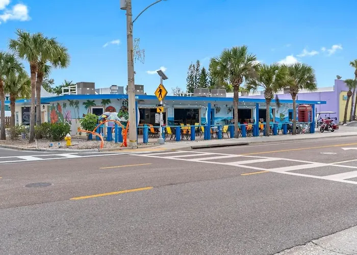 August Deals Pet Friendly And Hot Tub B Country house Clearwater Beach