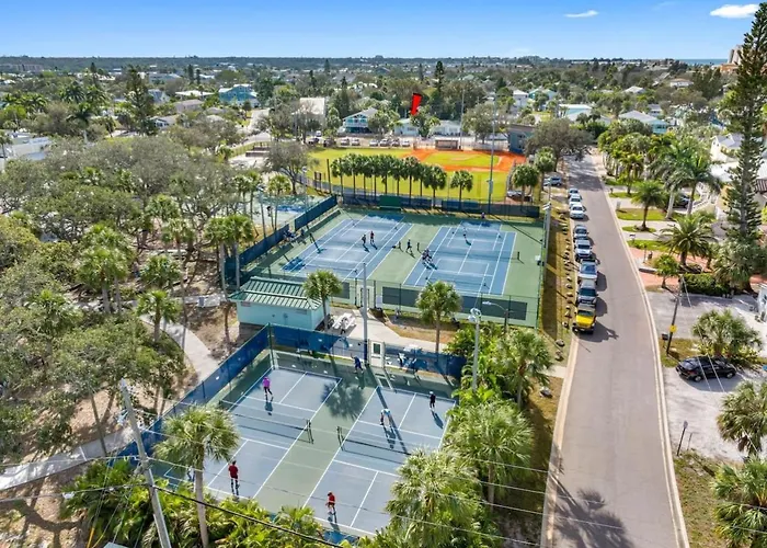 August Deals Pet Friendly And Hot Tub B Country house Clearwater Beach