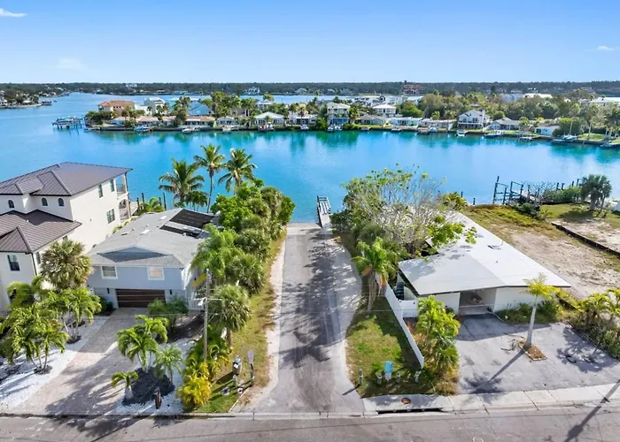 Country house August Deals Pet Friendly And Hot Tub B Clearwater Beach