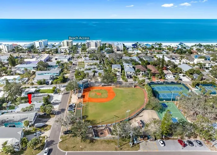 August Deals Pet Friendly And Hot Tub B Clearwater Beach
